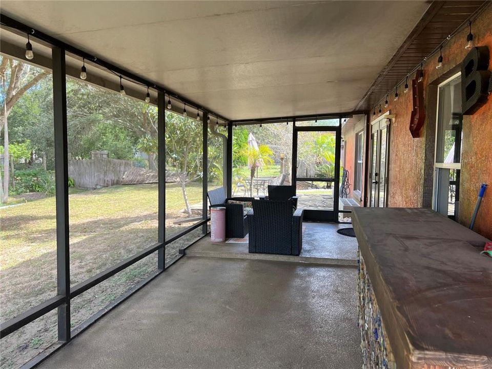 For Rent: $2,200 (3 beds, 2 baths, 1320 Square Feet)