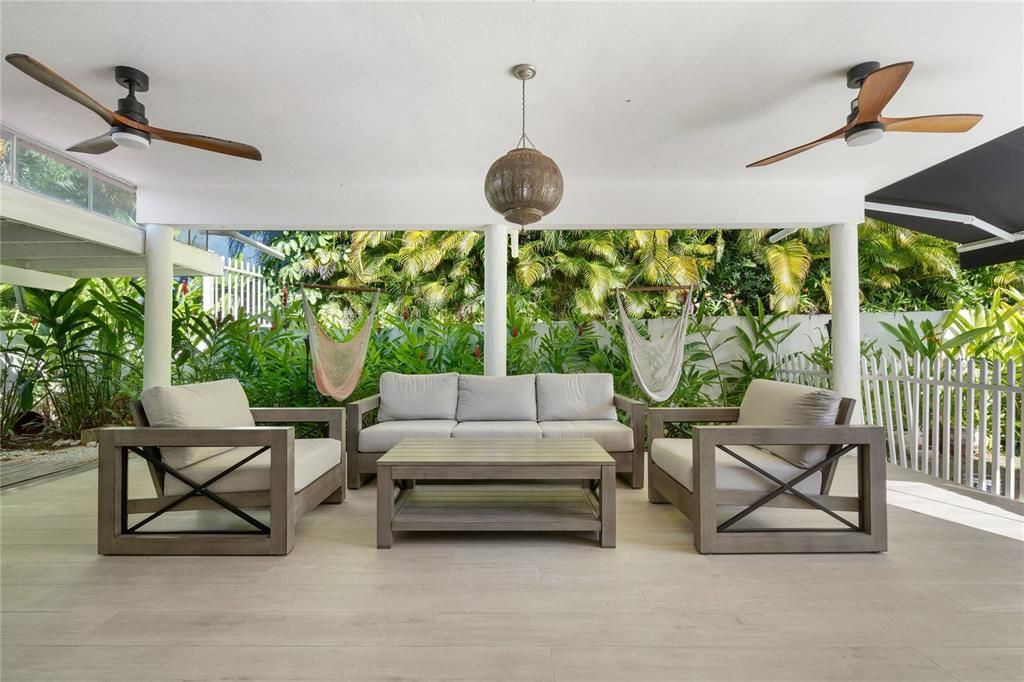 En Venta: $1,200,000 (4 camas, 2 baños, 2045 Pies cuadrados)