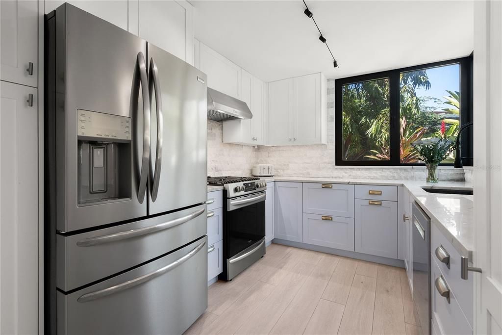 En Venta: $1,200,000 (4 camas, 2 baños, 2045 Pies cuadrados)