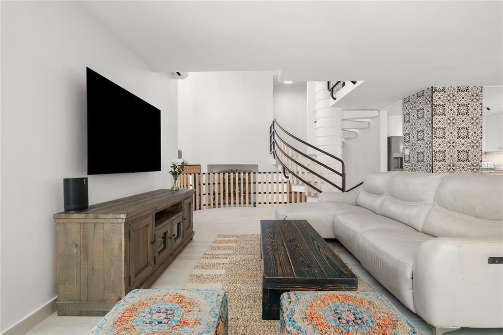 En Venta: $1,200,000 (4 camas, 2 baños, 2045 Pies cuadrados)