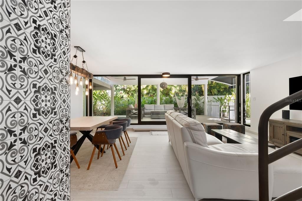 En Venta: $1,200,000 (4 camas, 2 baños, 2045 Pies cuadrados)