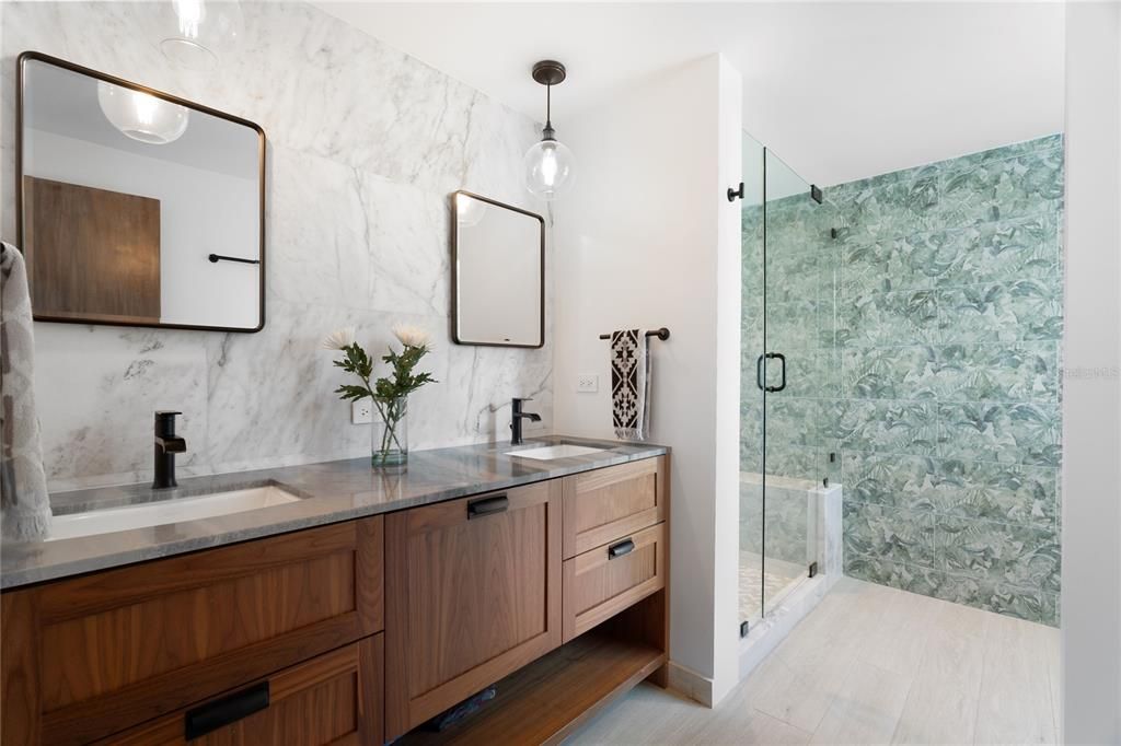 En Venta: $1,200,000 (4 camas, 2 baños, 2045 Pies cuadrados)