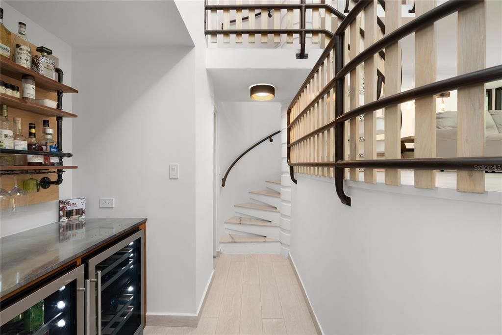 En Venta: $1,200,000 (4 camas, 2 baños, 2045 Pies cuadrados)