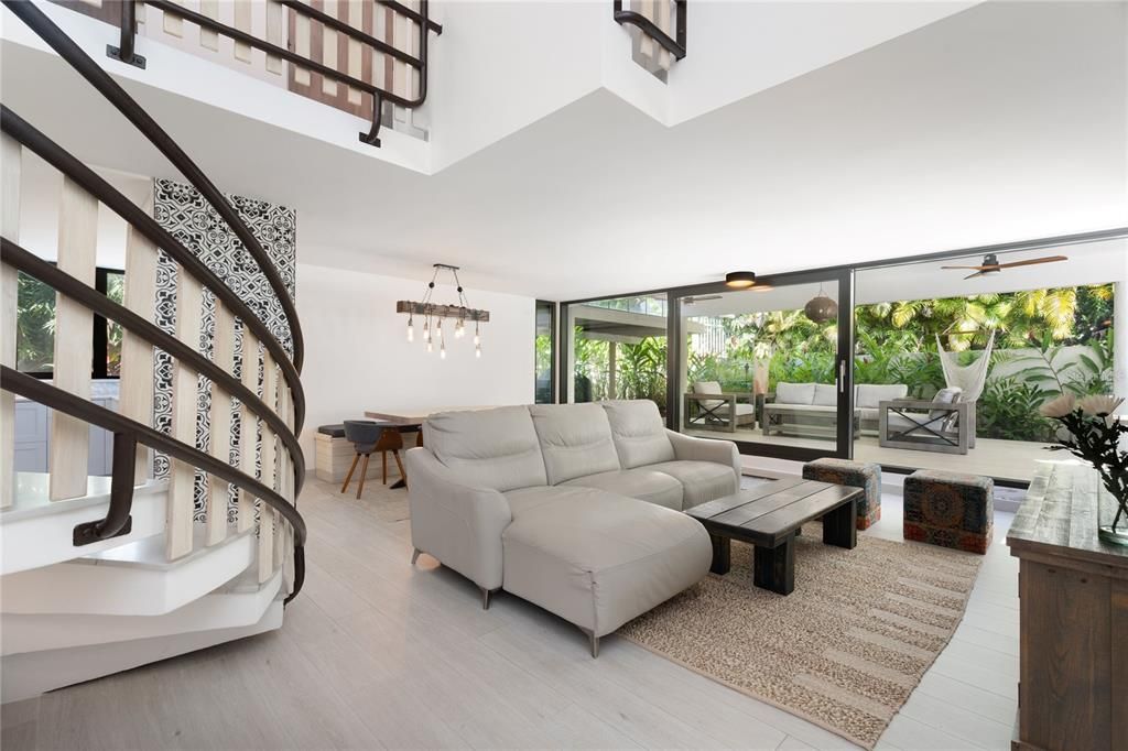 En Venta: $1,200,000 (4 camas, 2 baños, 2045 Pies cuadrados)