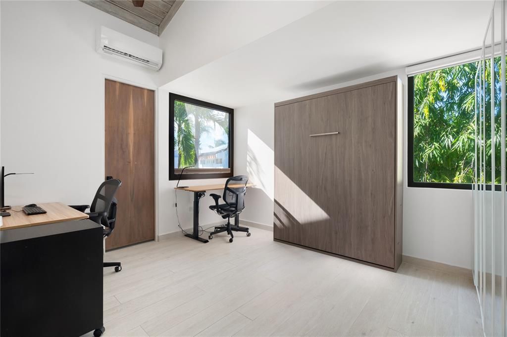 En Venta: $1,200,000 (4 camas, 2 baños, 2045 Pies cuadrados)