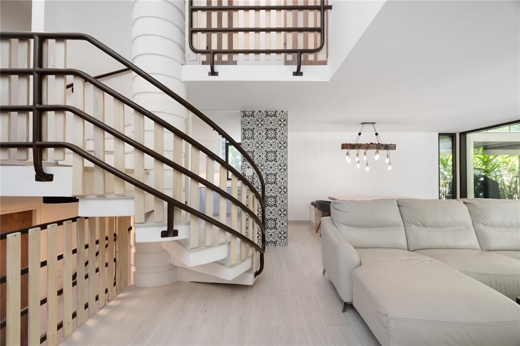 En Venta: $1,200,000 (4 camas, 2 baños, 2045 Pies cuadrados)