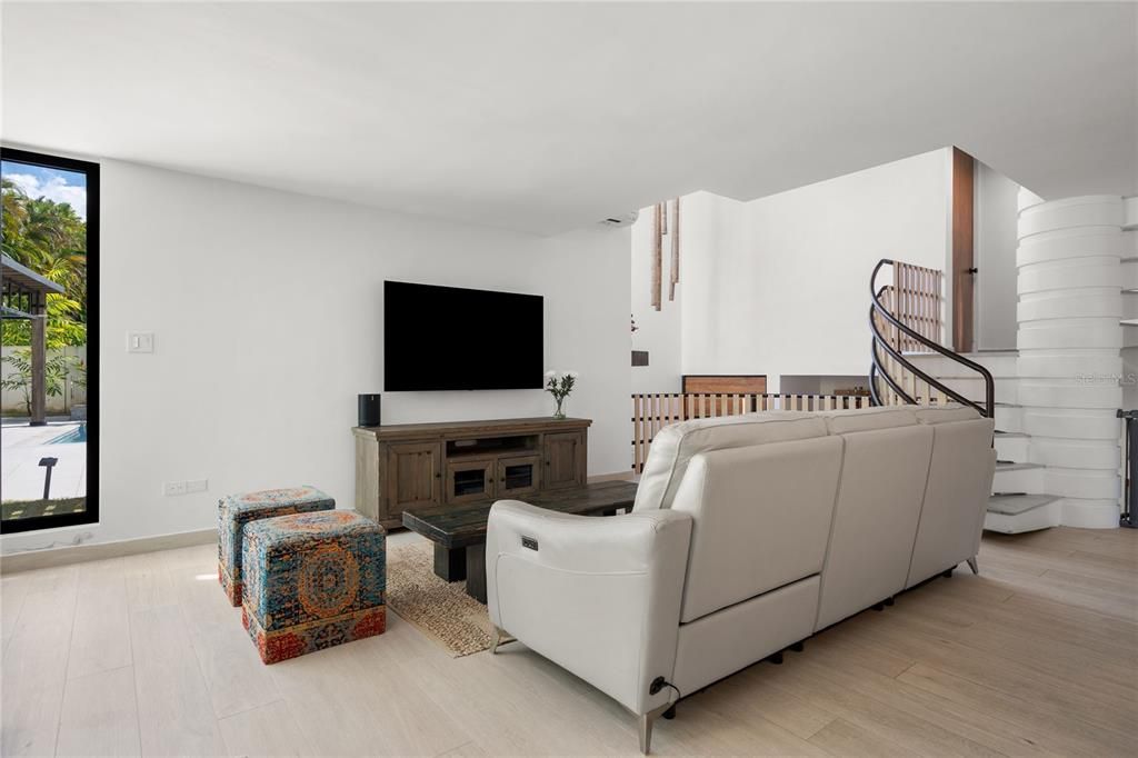 En Venta: $1,200,000 (4 camas, 2 baños, 2045 Pies cuadrados)