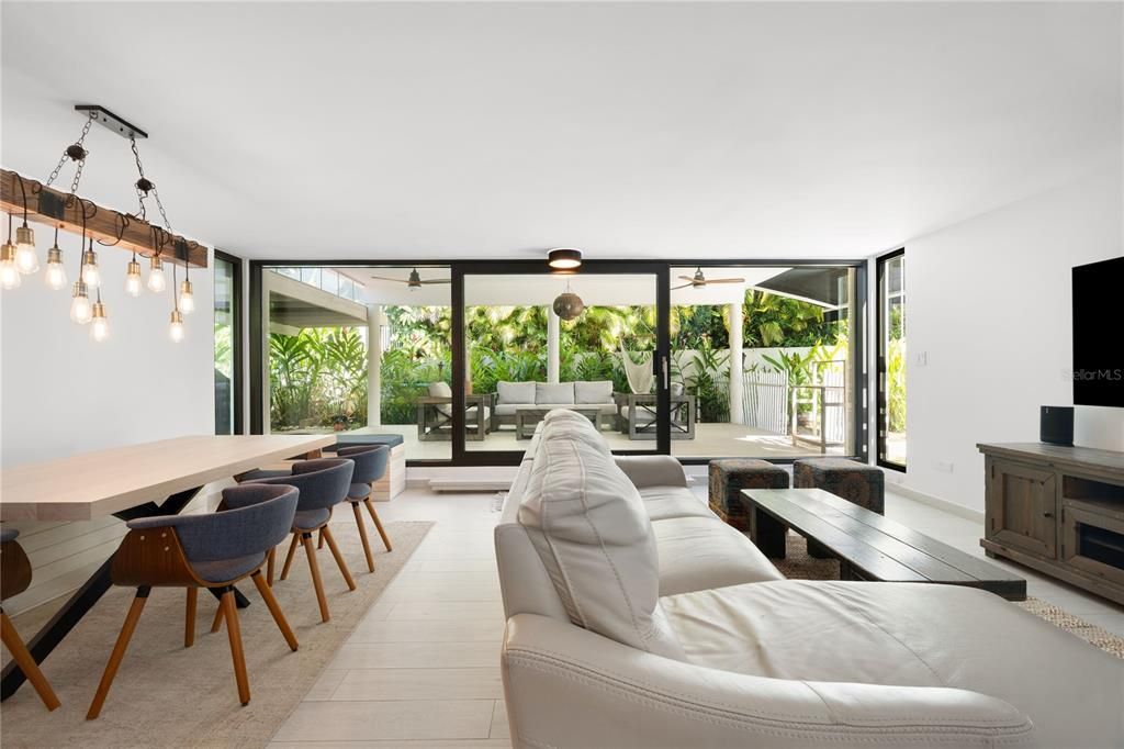 En Venta: $1,200,000 (4 camas, 2 baños, 2045 Pies cuadrados)