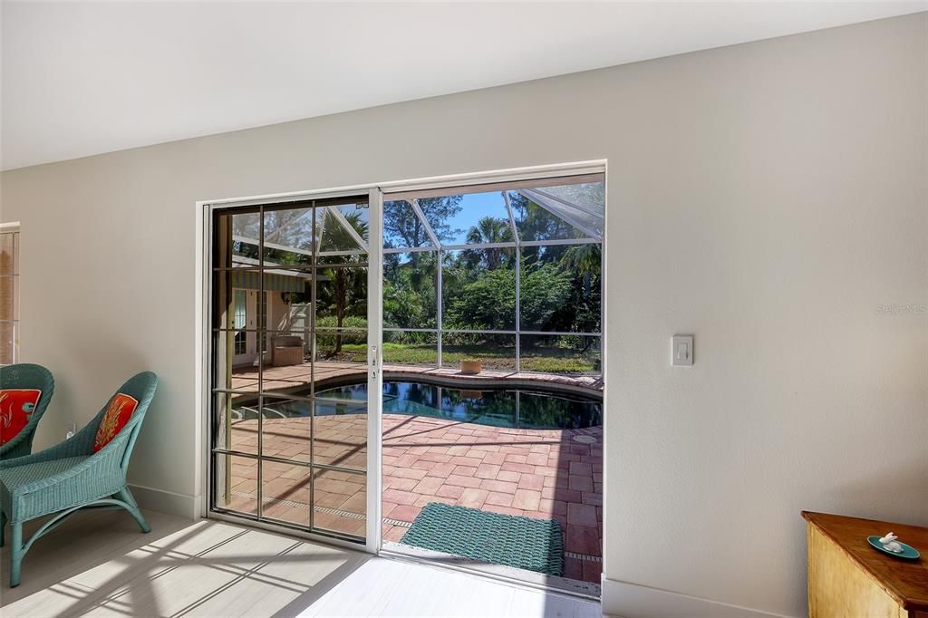 Под контрактом: $1,495,000 (4 спален, 3 ванн, 3220 Квадратных фут)