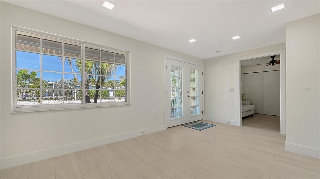 Под контрактом: $1,495,000 (4 спален, 3 ванн, 3220 Квадратных фут)