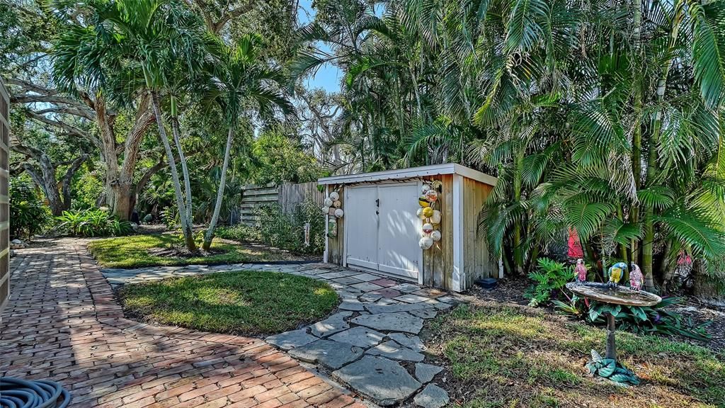 Под контрактом: $1,495,000 (4 спален, 3 ванн, 3220 Квадратных фут)