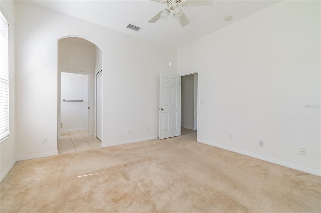 出租: $1,900 (2 贝兹, 2 浴室, 1418 平方英尺)