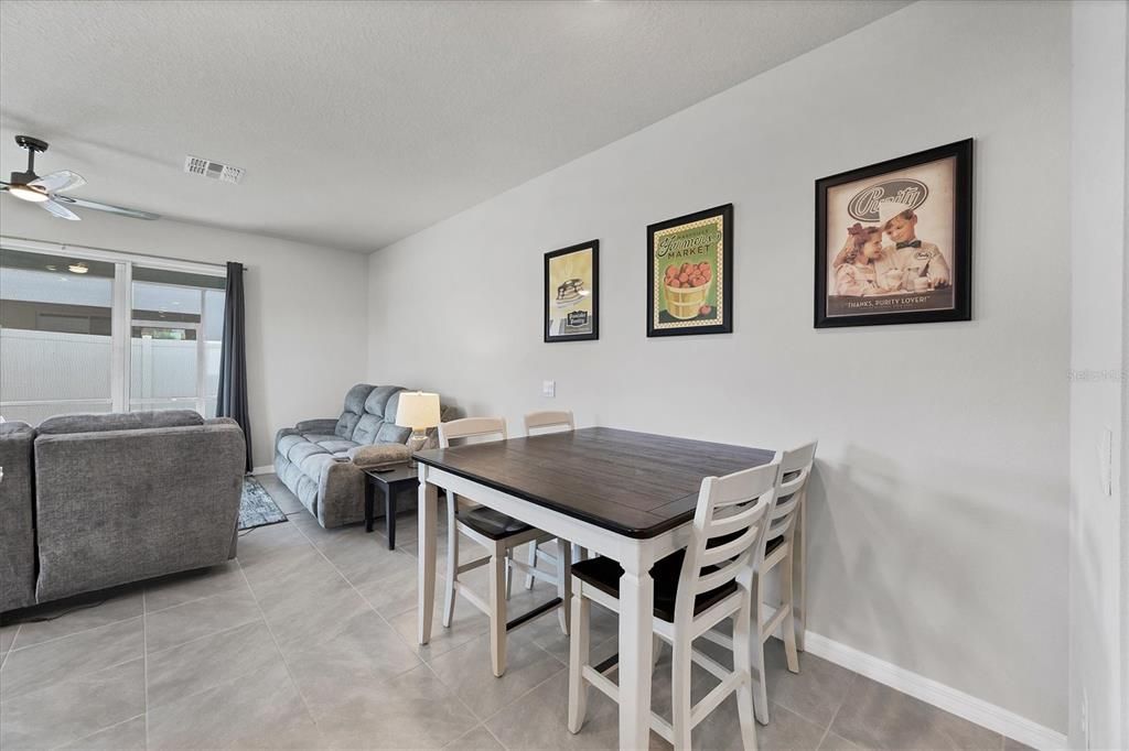 На продажу: $350,000 (3 спален, 2 ванн, 1745 Квадратных фут)