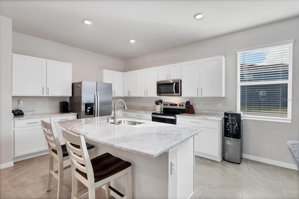 На продажу: $350,000 (3 спален, 2 ванн, 1745 Квадратных фут)