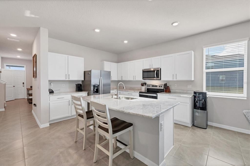 На продажу: $350,000 (3 спален, 2 ванн, 1745 Квадратных фут)