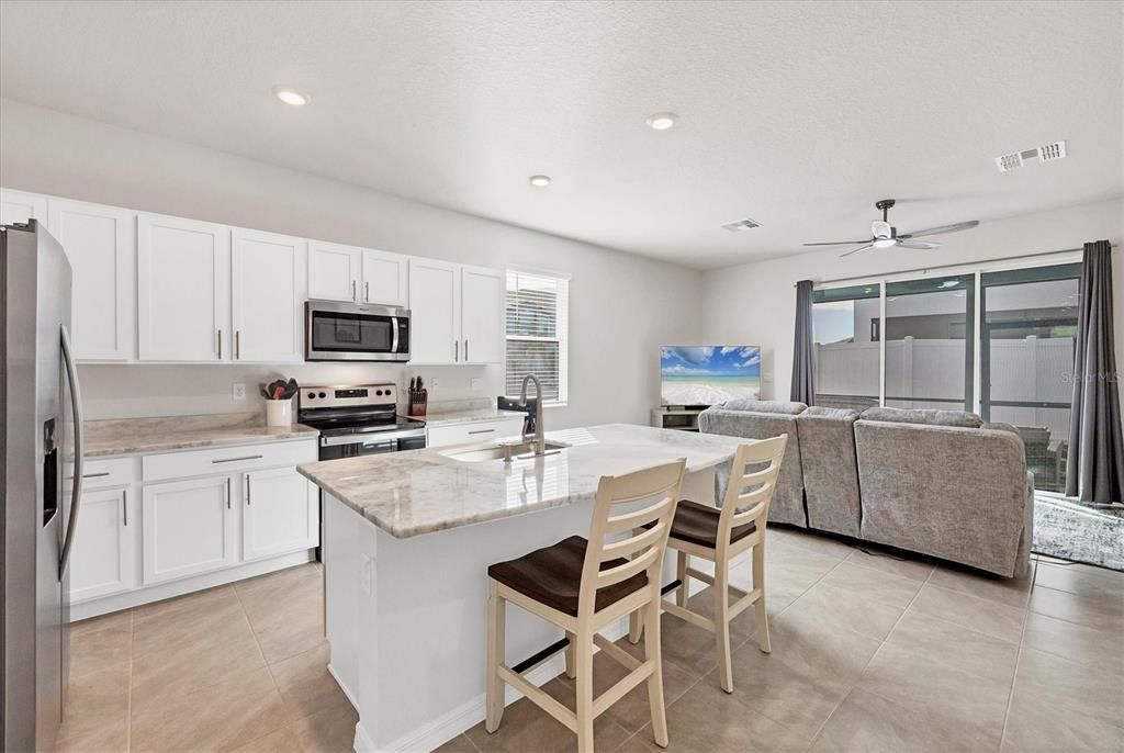 На продажу: $350,000 (3 спален, 2 ванн, 1745 Квадратных фут)