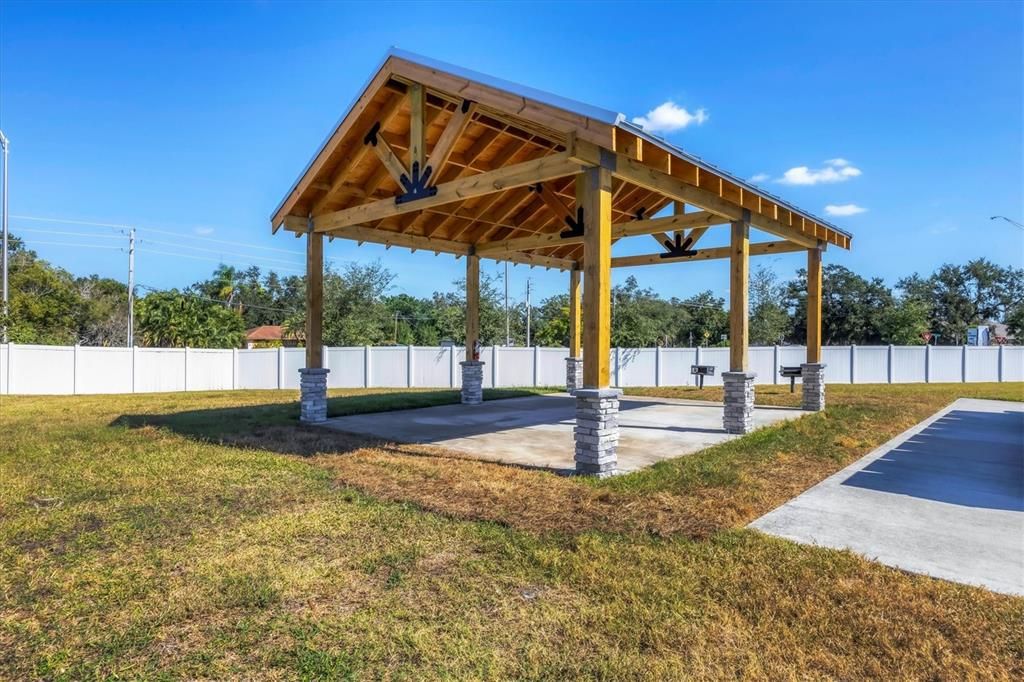 На продажу: $350,000 (3 спален, 2 ванн, 1745 Квадратных фут)