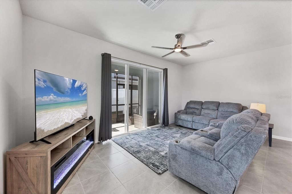 На продажу: $350,000 (3 спален, 2 ванн, 1745 Квадратных фут)