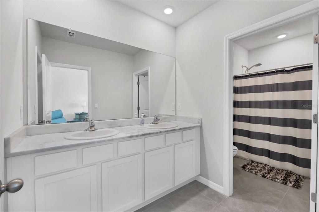 На продажу: $350,000 (3 спален, 2 ванн, 1745 Квадратных фут)