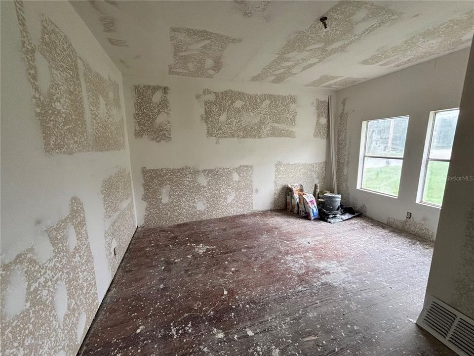 For Sale: $350,000 (0 beds, 0 baths, 1359 Square Feet)