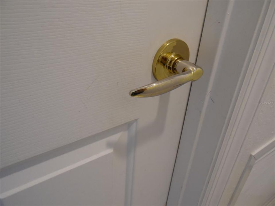 For Sale: $269,900 (3 beds, 2 baths, 1724 Square Feet)