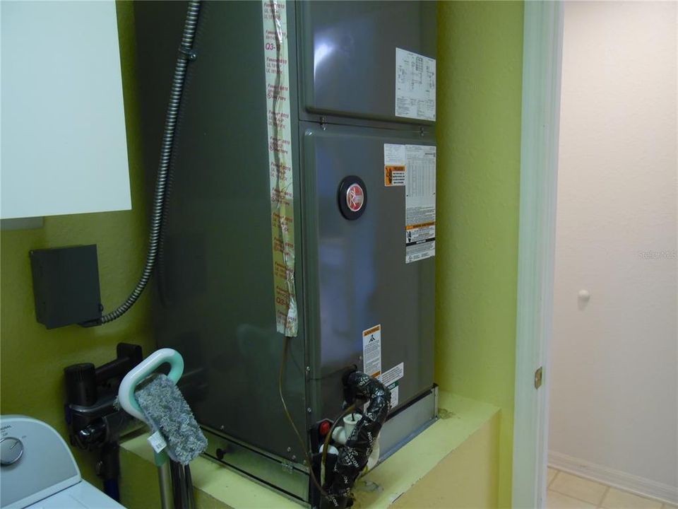 For Sale: $269,900 (3 beds, 2 baths, 1724 Square Feet)