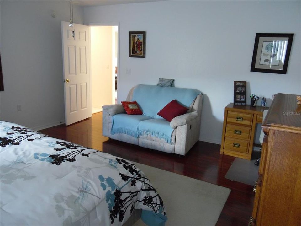 For Sale: $269,900 (3 beds, 2 baths, 1724 Square Feet)