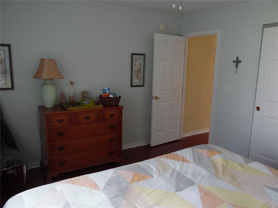 For Sale: $269,900 (3 beds, 2 baths, 1724 Square Feet)