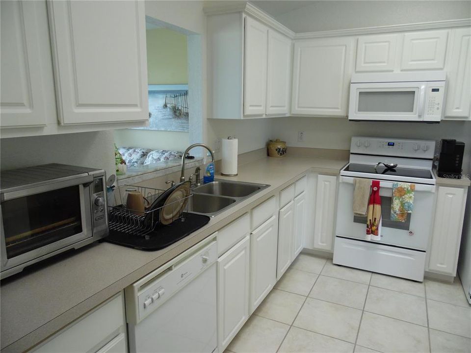 For Sale: $269,900 (3 beds, 2 baths, 1724 Square Feet)