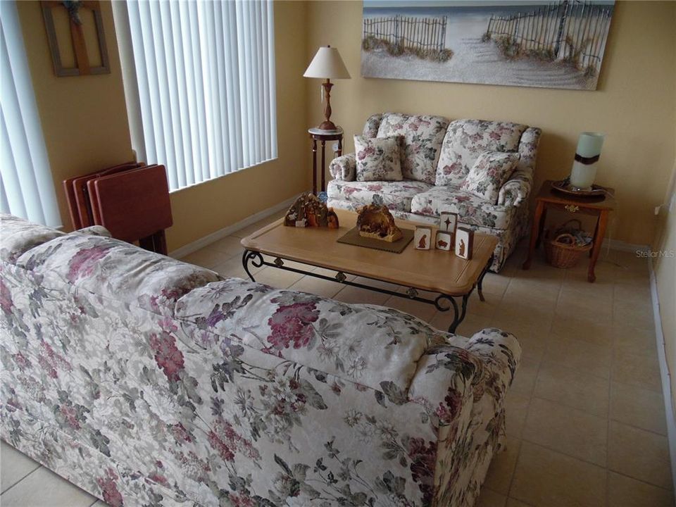 For Sale: $269,900 (3 beds, 2 baths, 1724 Square Feet)