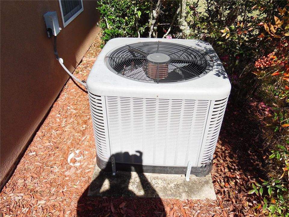 For Sale: $269,900 (3 beds, 2 baths, 1724 Square Feet)