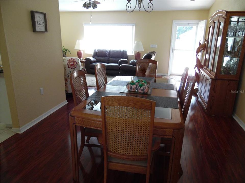 For Sale: $269,900 (3 beds, 2 baths, 1724 Square Feet)