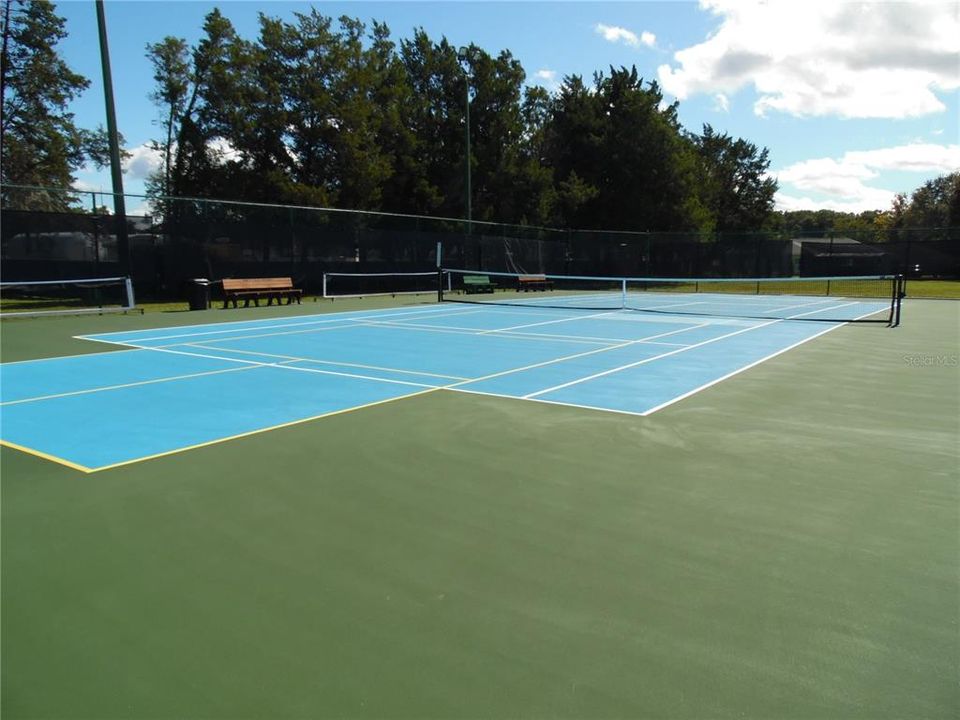 For Sale: $269,900 (3 beds, 2 baths, 1724 Square Feet)