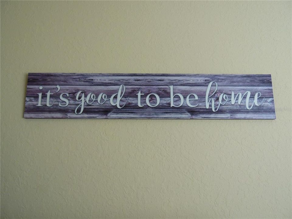 For Sale: $269,900 (3 beds, 2 baths, 1724 Square Feet)