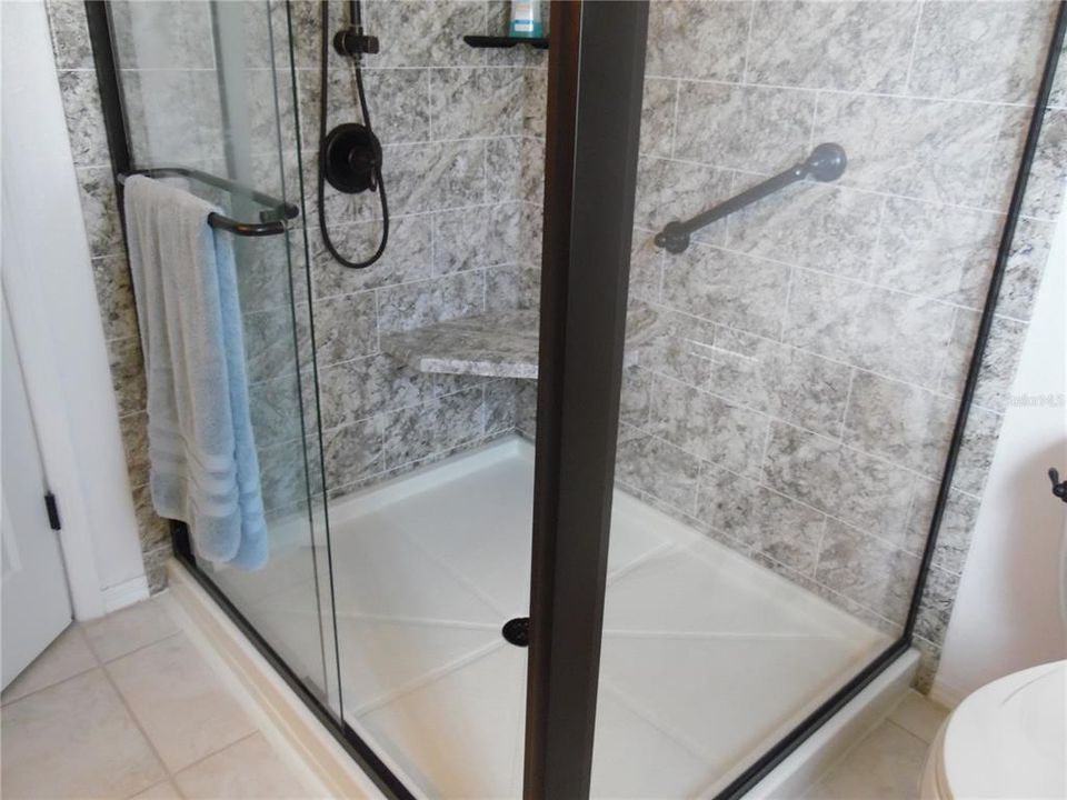 For Sale: $269,900 (3 beds, 2 baths, 1724 Square Feet)