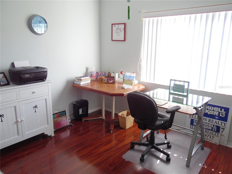 For Sale: $269,900 (3 beds, 2 baths, 1724 Square Feet)