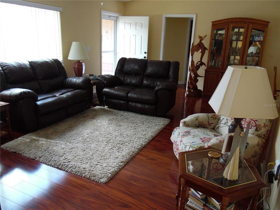 For Sale: $269,900 (3 beds, 2 baths, 1724 Square Feet)