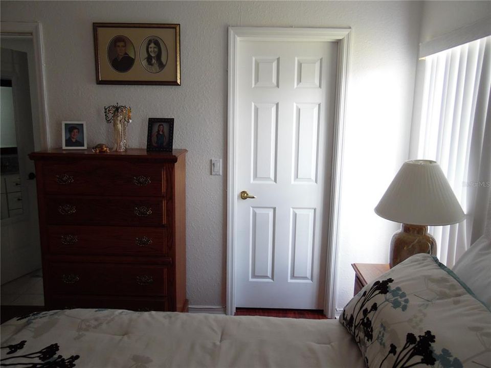 For Sale: $269,900 (3 beds, 2 baths, 1724 Square Feet)