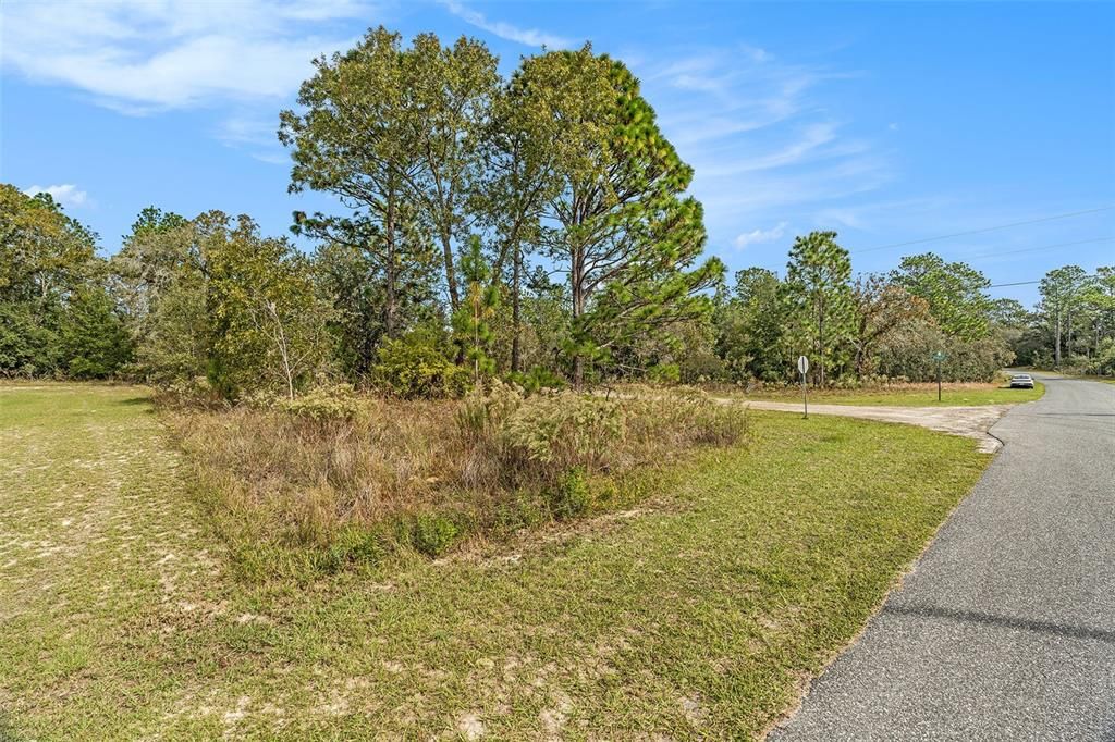 На продажу: $35,000 (0.26 acres)