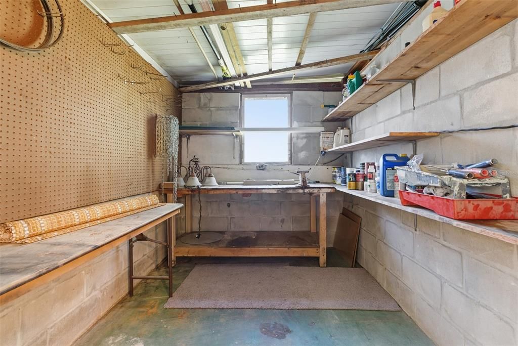 For Sale: $99,900 (2 beds, 2 baths, 1112 Square Feet)