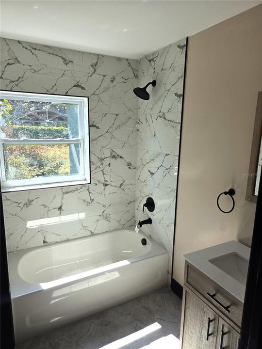 En Venta: $369,900 (3 camas, 2 baños, 1226 Pies cuadrados)