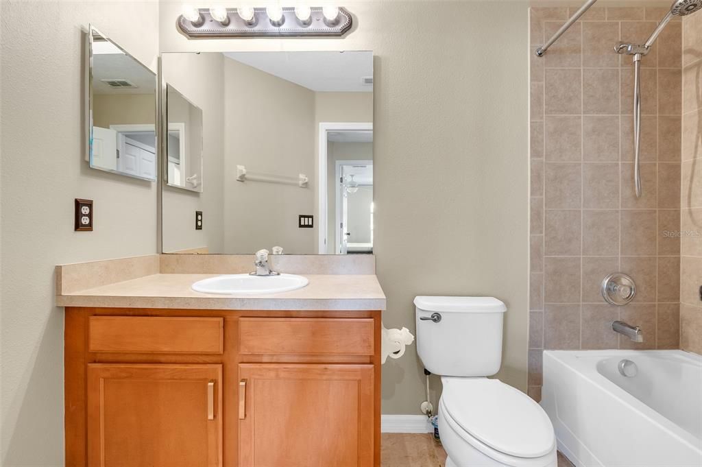 待售: $390,000 (3 贝兹, 2 浴室, 1656 平方英尺)