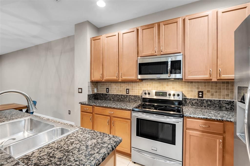 待售: $390,000 (3 贝兹, 2 浴室, 1656 平方英尺)