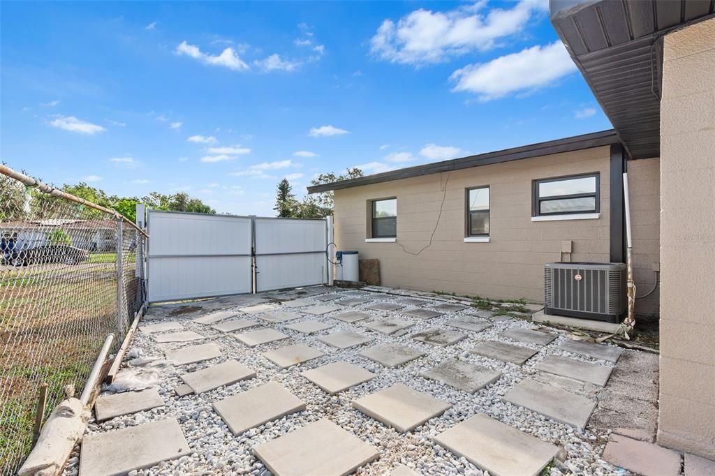 待售: $389,000 (3 贝兹, 2 浴室, 1292 平方英尺)