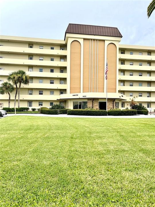 出租: $2,900 (2 贝兹, 2 浴室, 970 平方英尺)