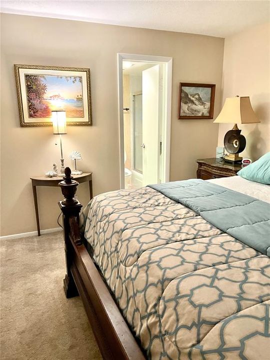 出租: $2,900 (2 贝兹, 2 浴室, 970 平方英尺)