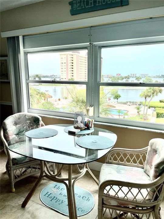 出租: $2,900 (2 贝兹, 2 浴室, 970 平方英尺)