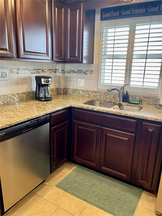 出租: $2,900 (2 贝兹, 2 浴室, 970 平方英尺)