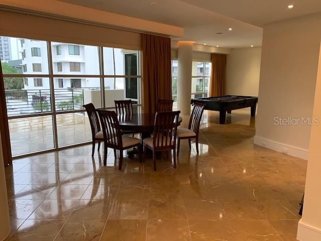 出租: $6,895 (4 贝兹, 3 浴室, 3714 平方英尺)