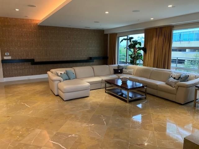 出租: $6,895 (4 贝兹, 3 浴室, 3714 平方英尺)